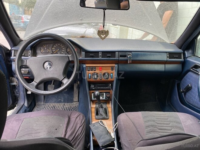 Mercedes E 200 1992, 390,000 km - 2.0 l - Bakı