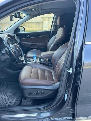 Kia Sorento-9