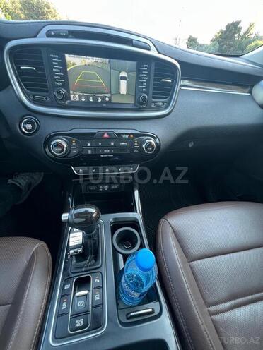 Kia Sorento-12