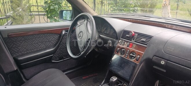 Mercedes C 220 1994, 513,000 km - 2.2 l - Quba