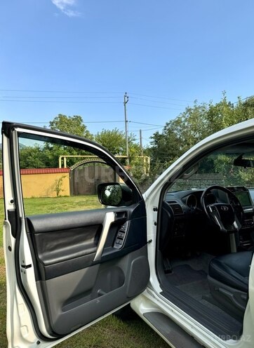 Toyota Land Cruiser Prado 2012, 188,000 km - 2.7 l - Zaqatala