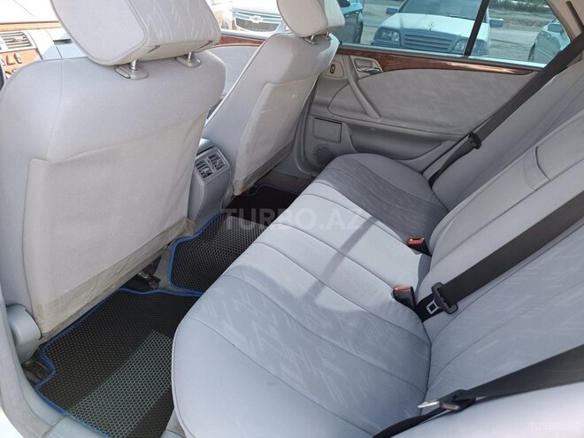 Mercedes E 220 2000, 400,000 km - 2.2 l - Bakı