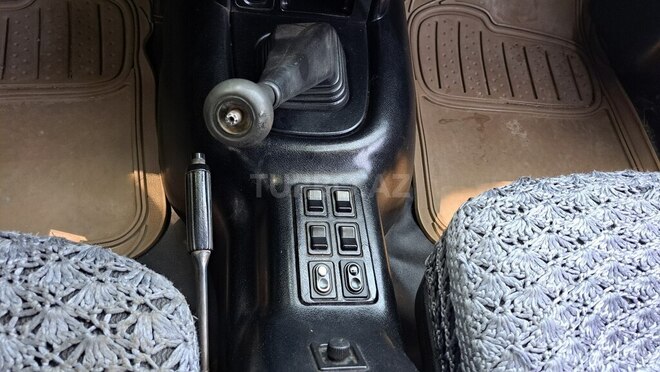 GAZ 31105 2005, 153,000 km - 2.4 l - Qazax