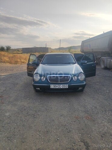 Mercedes E 220 2000, 298,000 km - 2.2 l - Tovuz
