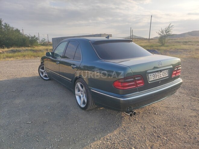 Mercedes E 220 2000, 298,000 km - 2.2 l - Tovuz