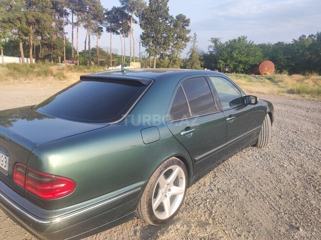 Mercedes E 220 2000, 298,000 km - 2.2 l - Tovuz
