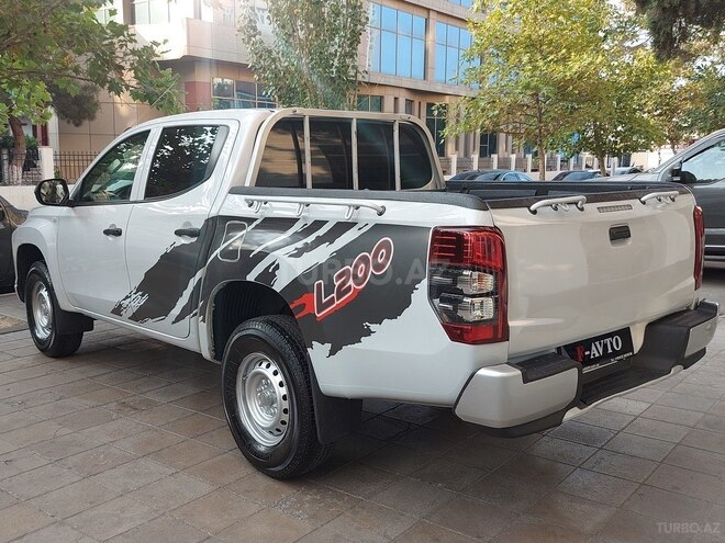 Mitsubishi L200-6