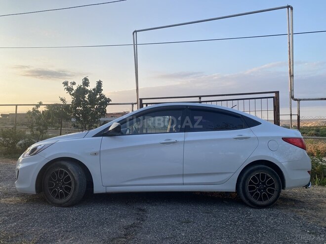 Hyundai Accent 2016, 185,000 km - 1.6 l - Bakı