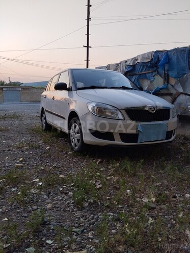 Skoda Fabia 2013, 328,000 km - 1.2 l - Gəncə