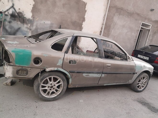 Opel Vectra 1999, 200,000 km - 2.0 l - Bakı