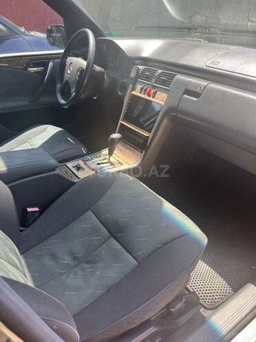 Mercedes E 220 d 2000, 398,000 km - 2.2 л - Ağstafa