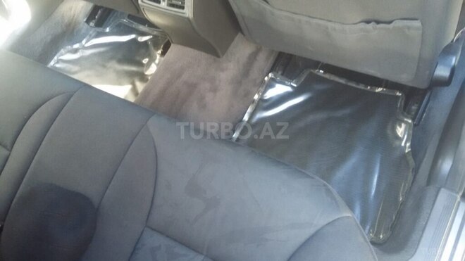 Mercedes E 240 1999, 298,000 km - 2.4 l - Bərdə