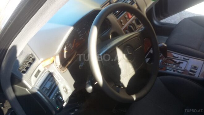 Mercedes E 240 1999, 298,000 km - 2.4 l - Bərdə