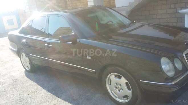Mercedes E 240 1999, 298,000 km - 2.4 l - Bərdə