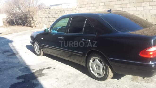Mercedes E 240 1999, 298,000 km - 2.4 l - Bərdə
