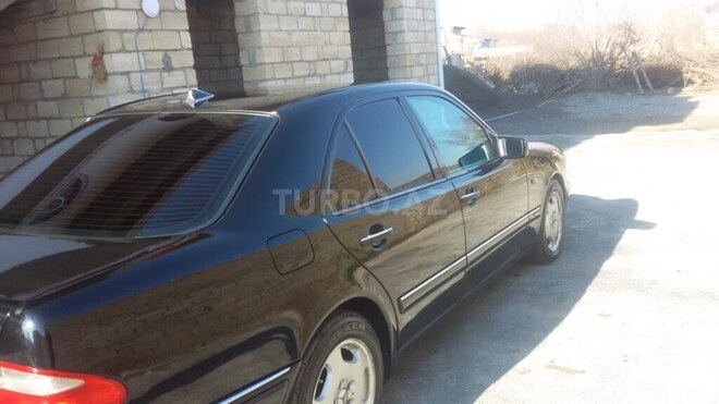 Mercedes E 240 1999, 298,000 km - 2.4 l - Bərdə