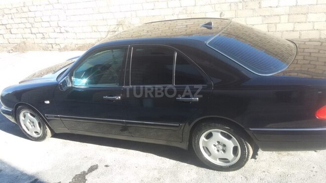Mercedes E 240 1999, 298,000 km - 2.4 l - Bərdə