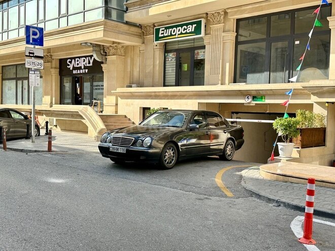 Mercedes E 270 2002, 560,000 km - 2.7 l - Bakı