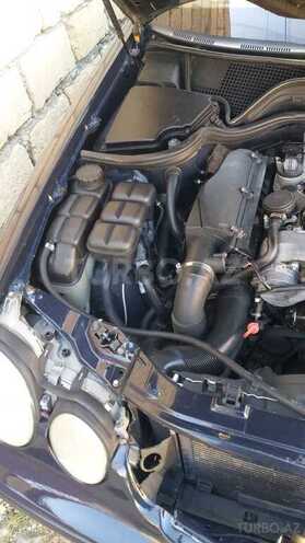 Mercedes E 220 2000, 423,000 km - 2.2 l - Masallı