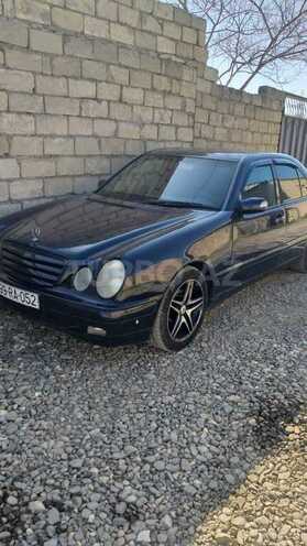 Mercedes E 220 2000, 423,000 km - 2.2 l - Masallı