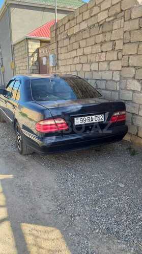 Mercedes E 220 2000, 423,000 km - 2.2 l - Masallı