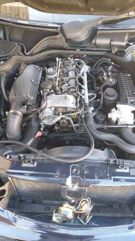 Mercedes E 220 2000, 423,000 km - 2.2 l - Masallı