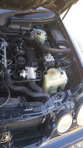 Mercedes E 220 2000, 423,000 km - 2.2 l - Masallı