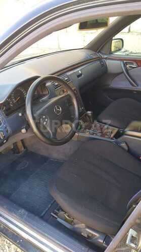 Mercedes E 220 2000, 423,000 km - 2.2 l - Masallı