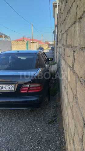 Mercedes E 220 2000, 423,000 km - 2.2 l - Masallı