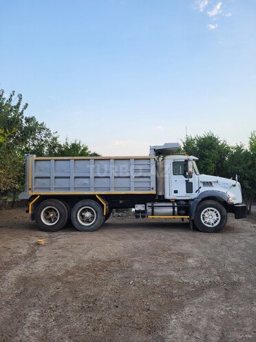Mack  2009, 1,008,000 km - 13.0 l - Bakı