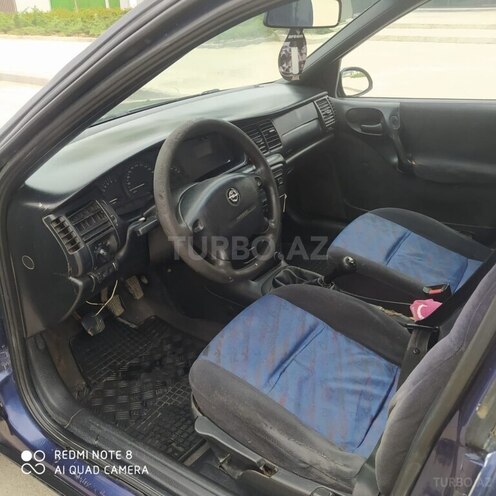 Opel Vectra 1995, 178,900 km - 1.6 л - Xudat