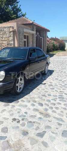 Mercedes E 240 1998, 266,545 km - 2.4 l - Bakı