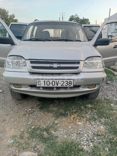 Chevrolet Niva 2003, 546,377 km - 1.7 l - Quba