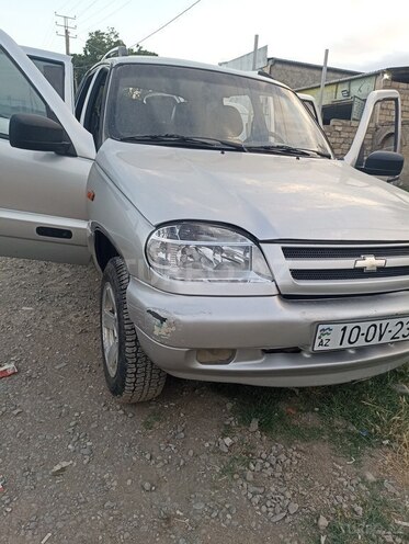 Chevrolet Niva 2003, 546,377 km - 1.7 l - Quba