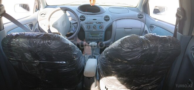 Toyota Vitz 2000, 270,000 km - 1.0 l - Bakı