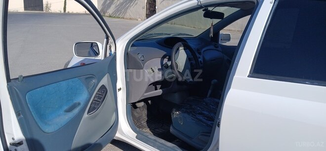 Toyota Vitz 2000, 270,000 km - 1.0 l - Bakı