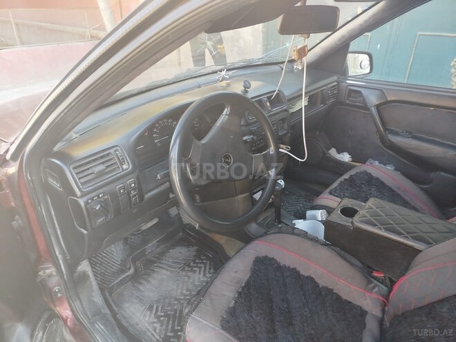 Opel Vectra 1992, 370,000 km - 1.8 l - Bakı