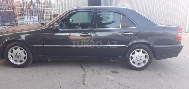 Mercedes C 220 1995, 200,000 km - 2.2 л - Sumqayıt
