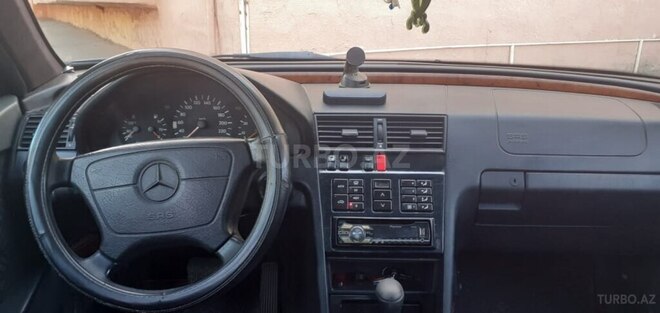 Mercedes C 220 1995, 200,000 km - 2.2 л - Sumqayıt