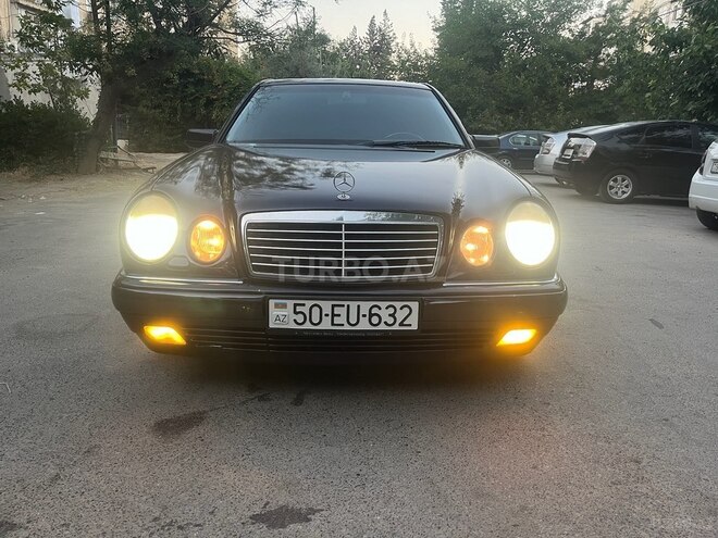 Mercedes E 240 1999, 338,211 km - 2.4 l - Bakı