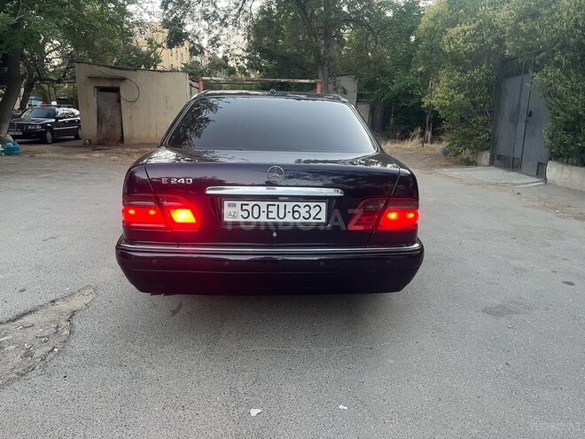 Mercedes E 240 1999, 338,211 km - 2.4 l - Bakı