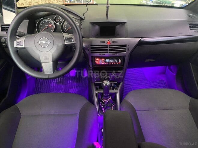 Opel Antara 2004, 220,000 km - 1.4 l - Şəki