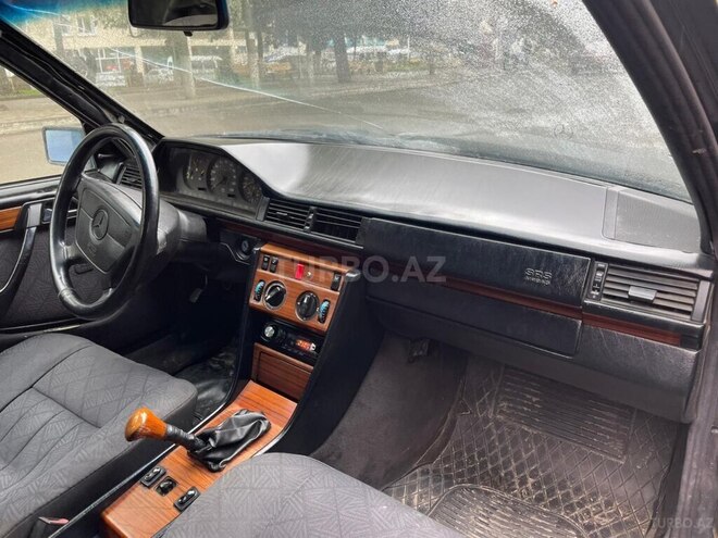 Mercedes E 250 1994, 253,000 km - 2.5 l - Ağstafa