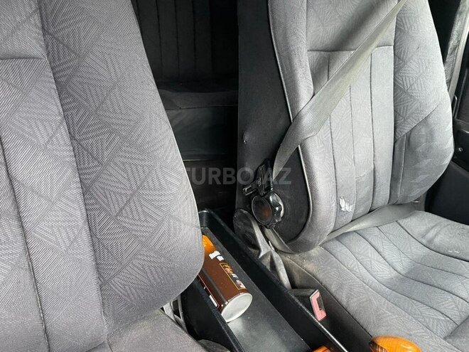 Mercedes E 250 1994, 253,000 km - 2.5 l - Ağstafa