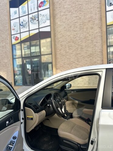 Hyundai Accent 2017, 81,500 km - 1.6 l - Bakı