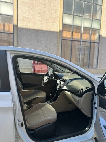Hyundai Accent 2017, 81,500 km - 1.6 l - Bakı