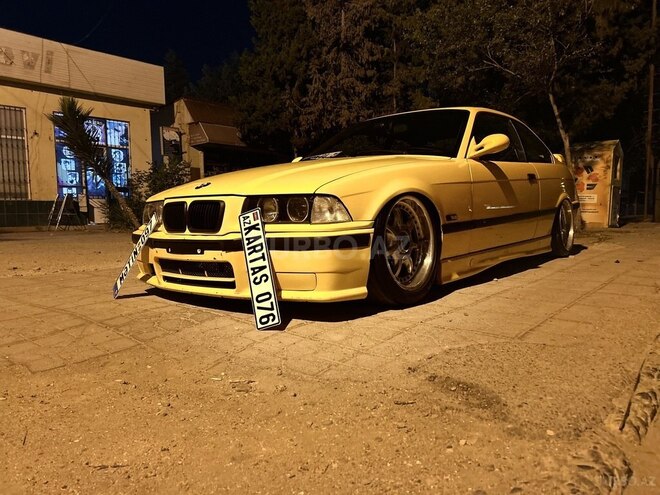 BMW 325 1996, 300,000 km - 2.5 l - Sumqayıt