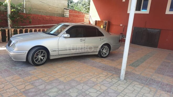 Mercedes E 220 2000, 352,423 km - 2.0 l - Bakı