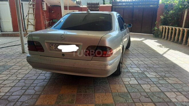 Mercedes E 220 2000, 352,423 km - 2.0 l - Bakı