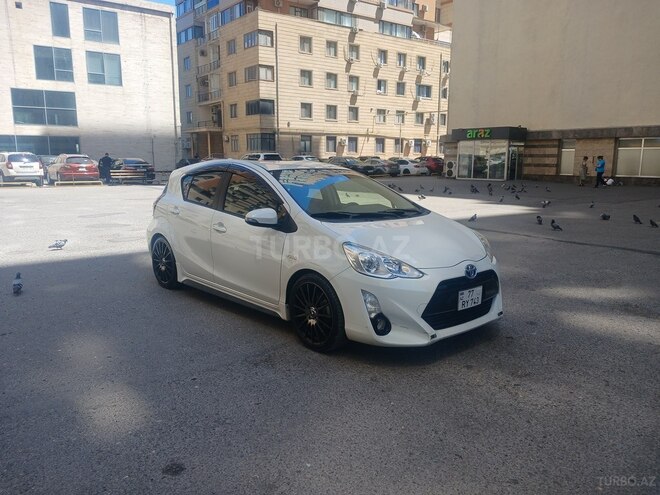 Toyota Aqua 2015, 30,000 km - 1.5 l - Bakı